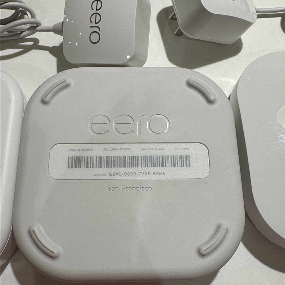 EERO Pro 2nd Gen WiFi Mesh WiFi Routers B010001 + 1 EERO D010001 Extender Beacon - Picture 3 of 8